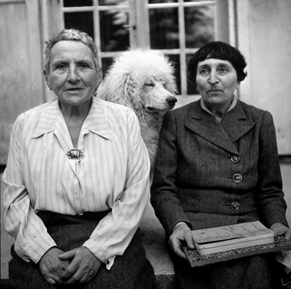 049-gertrude-stein-alice-b-toklas-theredlist.jpg,1440