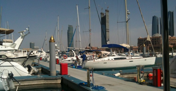 Gold-tips in Abu Dhabi’s Emirates Palace Marina (GM-A, 2013)